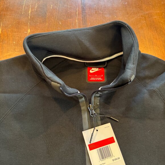 Nike Sportswear Tech Fleece and Sweatpants - Picture 4 of 6